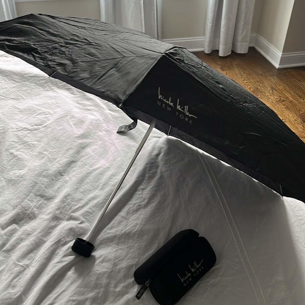 Nicole Miller travel/purse umbrella in black